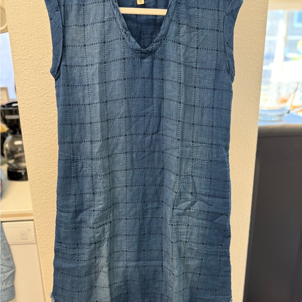 Anthropologie Cloth & Stone
Frayed Gauze Indigo Dye Soft Tunic
Mini Dress